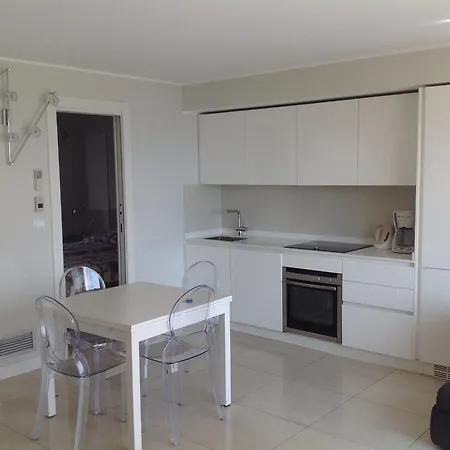 Croisette Luxurious Two Bedrooms Апартаменты Канны